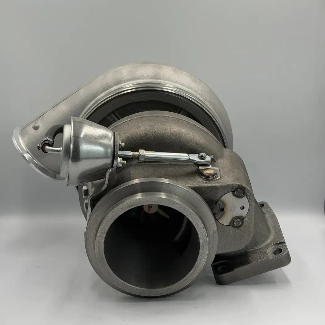 New 172743 Detroit Diesel Series 60 12.7L DDEC IV BorgWarner K31 Turbocharger - Turbo Centre Production Line, photo 5