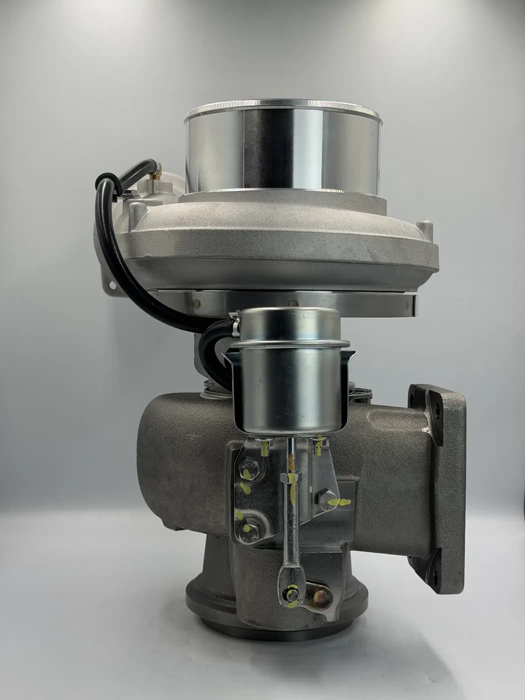 New 177148 Caterpillar C15 / 3406E BorgWarner S410G Turbocharger - Turbo Centre Production Line, photo 3