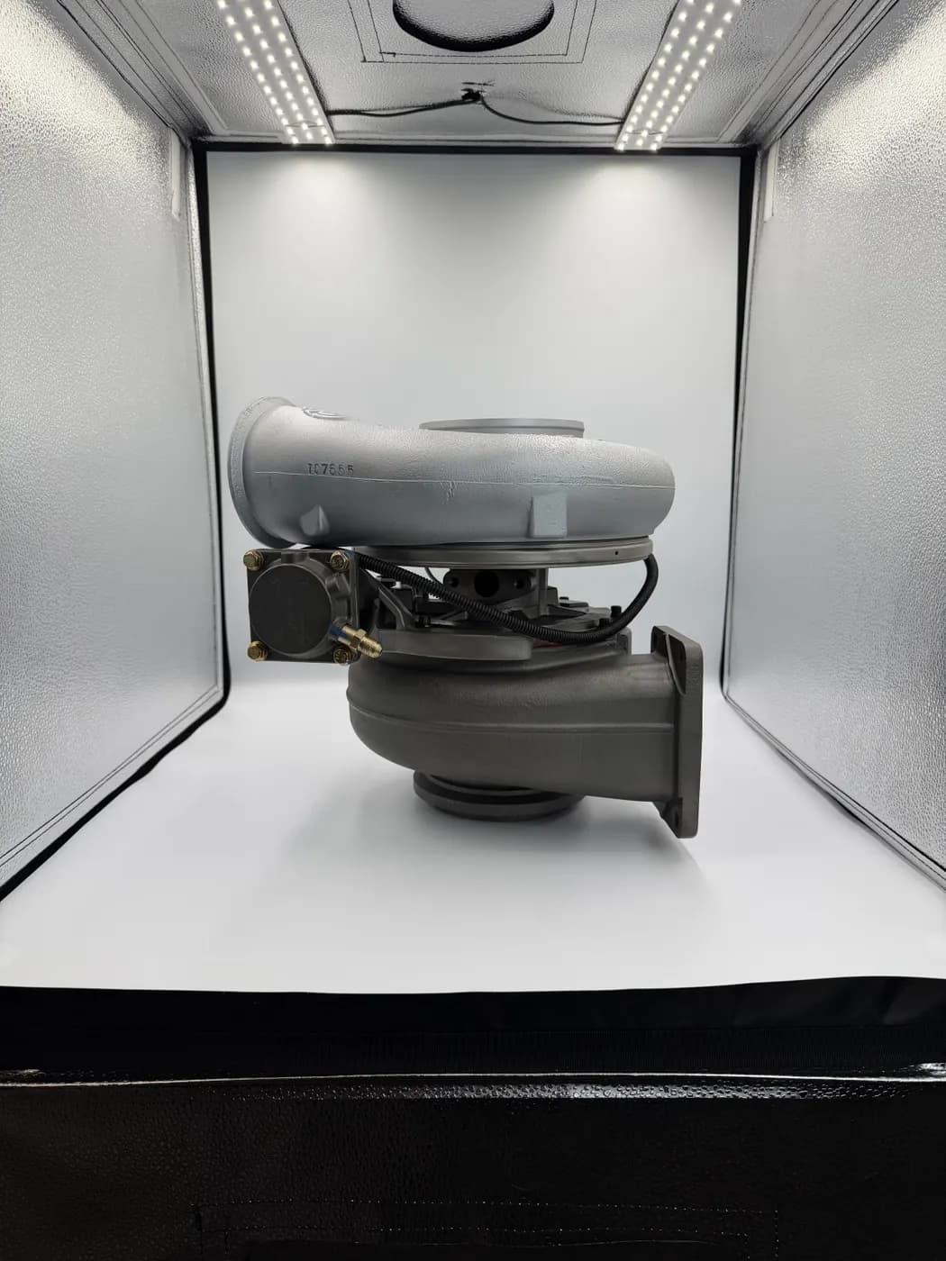 Remanufactured 758204-9007S Detroit Diesel Series 60 Garrett GTA45 Turbocharger, photo 2
