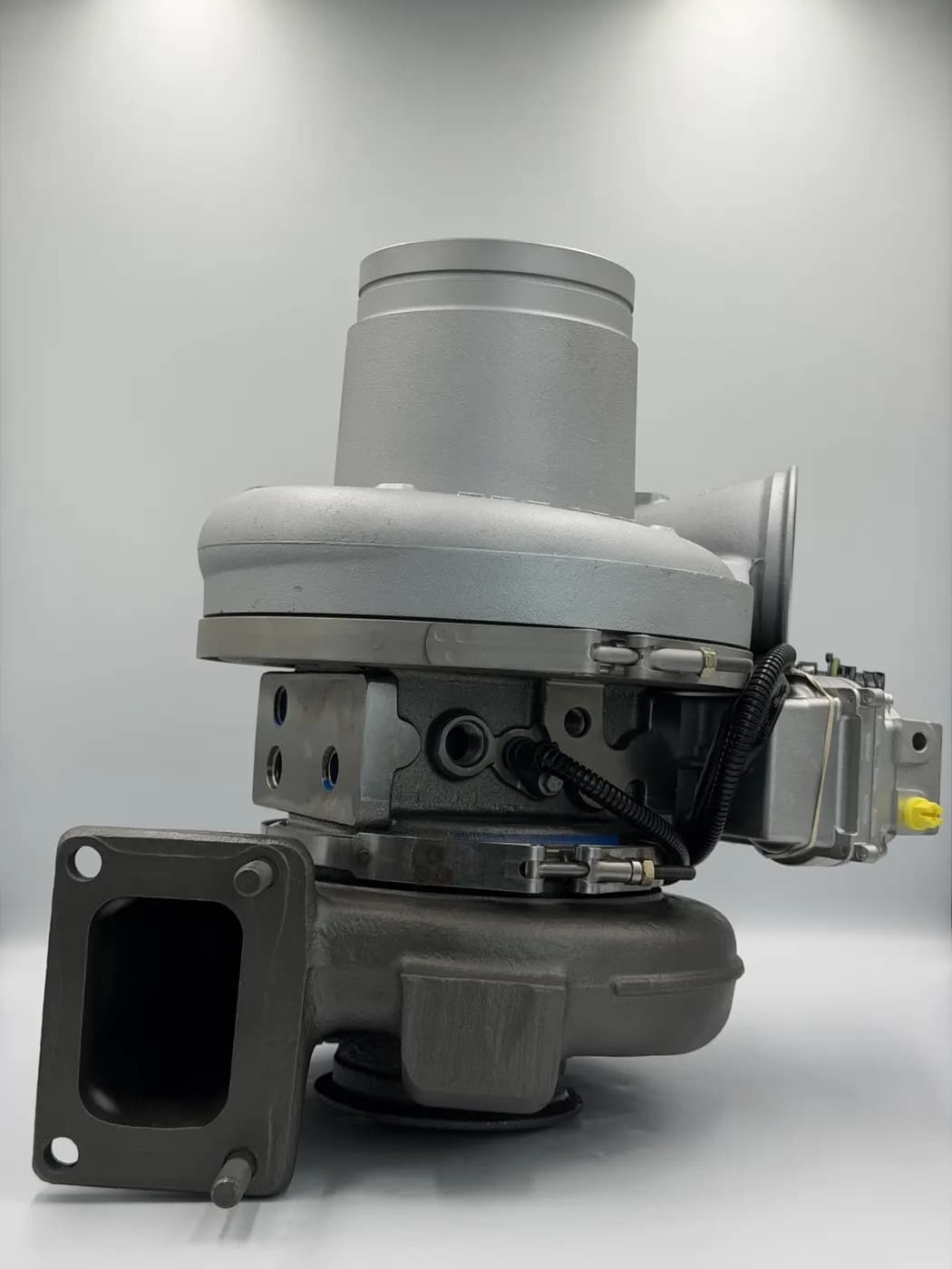 Remanufactured 3791448 Volvo D16 Holset HE500VG Turbocharger with HOLSET OEM VGT Actuator, photo 2